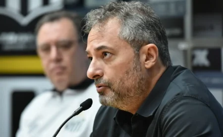 Possível reviravolta: Alexandre Mattos busca lateral-esquerdo