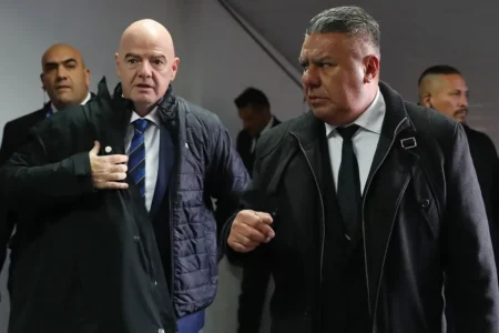 Presidente da Afa ironiza palco da Finalíssima: "Espanha quer o Bernabéu, eu quero o Monumental"