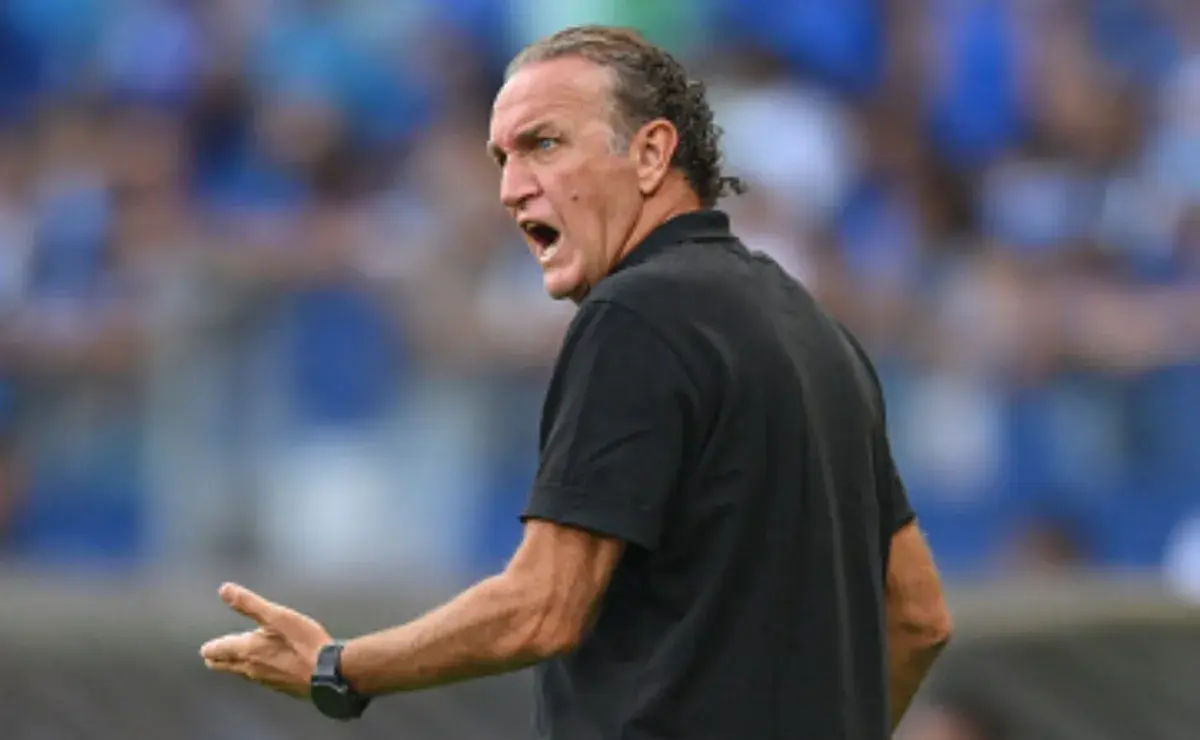 Rafael Marques revela bastidores com Cuca e detalhes de discussão no vestiário do Palmeiras Rafael Marques revela bastidores com Cuca e detalhes de discussão no vestiário do Palmeiras