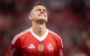 Rafael Sobis comenta lance polêmico entre Arthur e Borré no Gre-Nal Rafael Sobis comenta lance polêmico entre Arthur e Borré no Gre-Nal