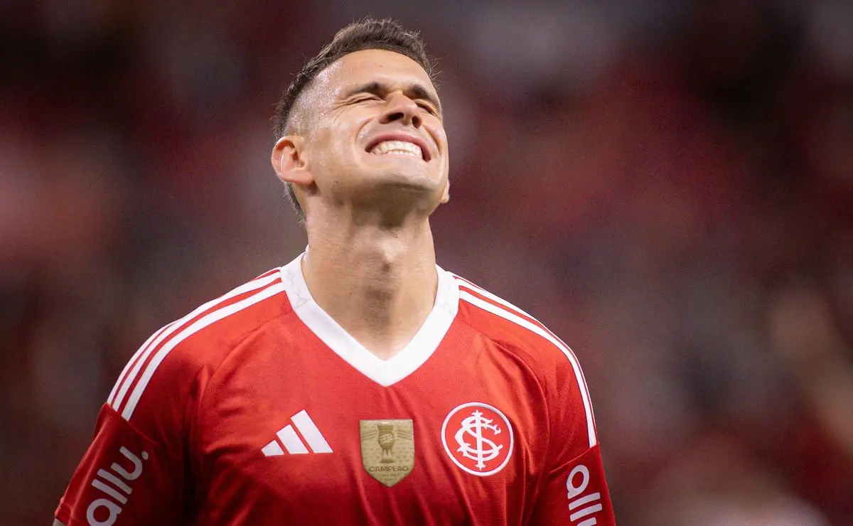 Rafael Sobis comenta lance polêmico entre Arthur e Borré no Gre-Nal Rafael Sobis comenta lance polêmico entre Arthur e Borré no Gre-Nal