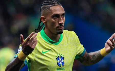 Raphinha expõe bastidores e admite reprovações no Internacional: “Perdi a conta”