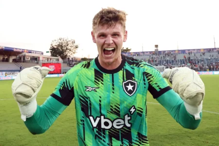 Raul se destaca com dois gols decisivos e ganha confiança no Botafogo