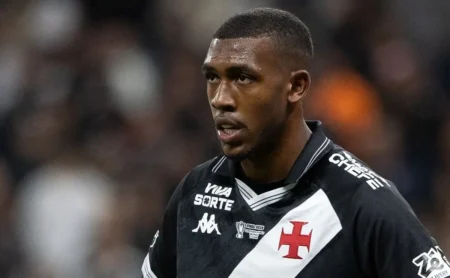 Rayan elogia Diniz e manda recado à torcida do Vasco: “Me ajudou bastante”