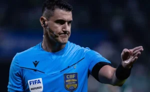 Árbitro Rafael Klein não relata confusão entre Palmeiras e Botafogo em súmula, ignorando pressão alviverde