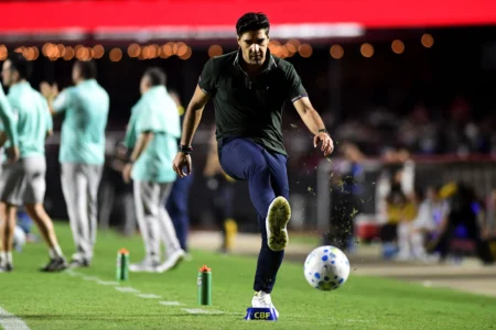 Árbitro relata ofensa de Abel Ferreira após expulsão em vitória do Palmeiras: "Seu cagão"