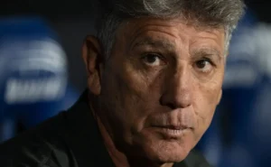 Renato Gaúcho e Vasco: primeira decisão é mudança na saída de bola