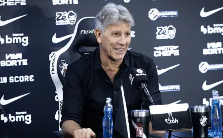 Renato Gaúcho avalia mercado, mas Vasco planeja contratar apenas um volante na janela nacional