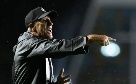 Renato Gaúcho detalha trabalho psicológico crucial realizado no Vasco