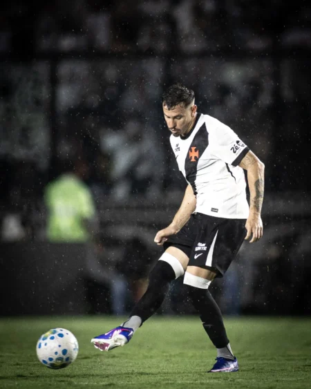 Renato Gaúcho aposta na recuperação de jogadores para valorizar o grupo do Vasco: entenda