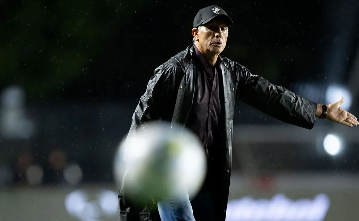 Renato Gaúcho aposta na recuperação do elenco e oferece novas oportunidades a jogadores no Vasco Renato Gaúcho aposta na recuperação do elenco e oferece novas oportunidades a jogadores no Vasco