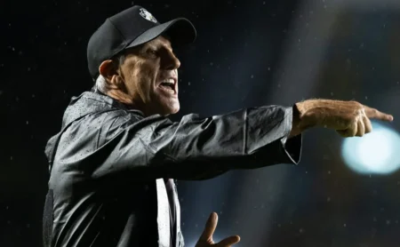 Renato Gaúcho busca manter vantagem contra o Fluminense no comando do Vasco