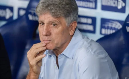 Renato Gaúcho define Flamengo como "bicho-papão" após vitória do Vasco: "Eu falo para eles"