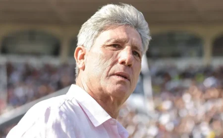 Renato Gaúcho supera Diniz em quatro jogos e impulsiona o Vasco no Brasileirão