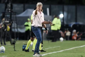 Renato Gaúcho alcança melhor início de trabalho no Vasco desde a SAF: veja os números