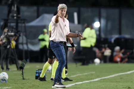 Renato Gaúcho alcança melhor início de trabalho no Vasco desde a SAF: veja os números
