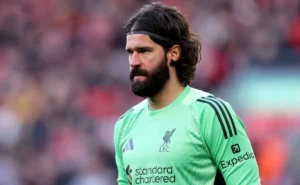 Repatriação de Alisson: Goleiro pode definir futuro com possível renovação no Liverpool Repatriação de Alisson: Goleiro pode definir futuro com possível renovação no Liverpool
