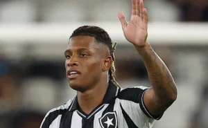 Retorno de Danilo ao Palmeiras: desejo da Leila e alta pedida do Botafogo