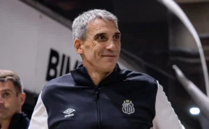 Retrospecto revela queda brusca de Vojvoda em clássicos pelo Santos antes do jogo contra o Corinthians