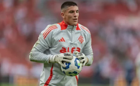 River Plate descarta interesse em Rochet, do Internacional, e põe fim a rumores de negociação