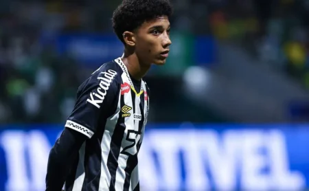 Robinho Jr. renova com o Santos e projeta futuro vitorioso: “Construir uma história linda”