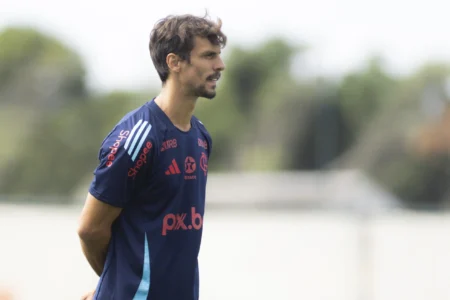 Rodrigo Caio deixa o Flamengo após a saída de Filipe Luís