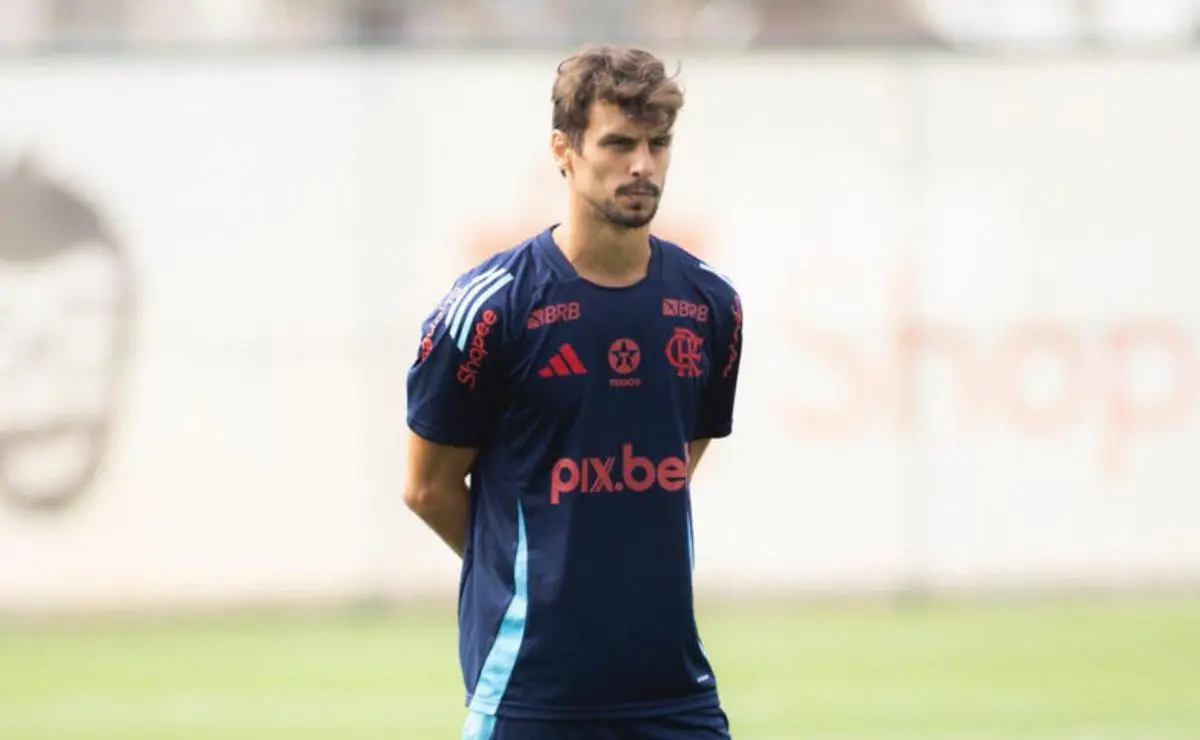 Rodrigo Caio permanece no Flamengo após saída de Filipe Luís Rodrigo Caio permanece no Flamengo após saída de Filipe Luís