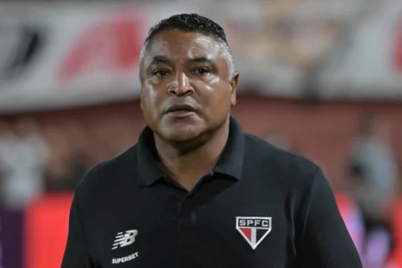 Roger Machado comemora vitória em estreia no São Paulo e destaca trio como "coração do time"
