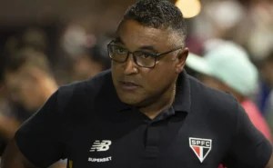 Roger Machado analisa erros do São Paulo após a derrota e pede calma: “Precisamos olhar com calma”