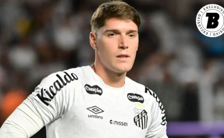 Rollheiser perde espaço no Santos, com queda na minutagem e posição no time