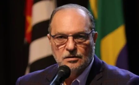 Romeu Tuma Jr. é afastado do Corinthians após votação, mas não a reconhece