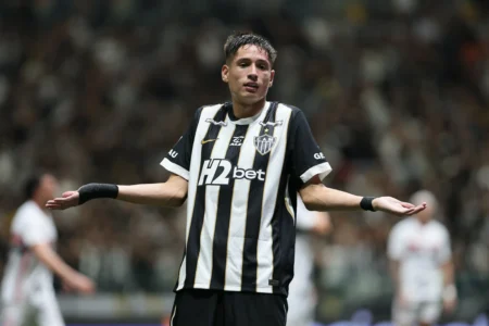 Román encontra redenção no Atlético-MG e celebra primeiro gol com emoção