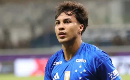 Romário prefere Kaio Jorge, do Cruzeiro, a Vitor Roque, do Palmeiras