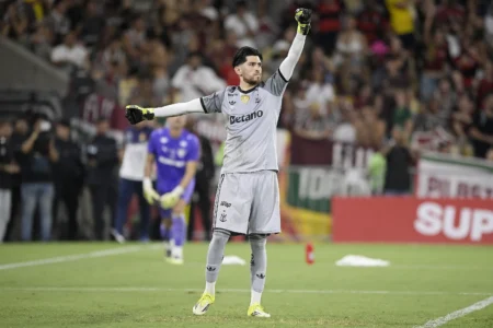 Rossi dedica título do Flamengo a Filipe Luís e comenta surpresa com demissão: "Acordamos com a notícia"