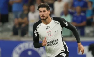Saída de Pedro Raul do Corinthians se intensifica com oferta a dois clubes
