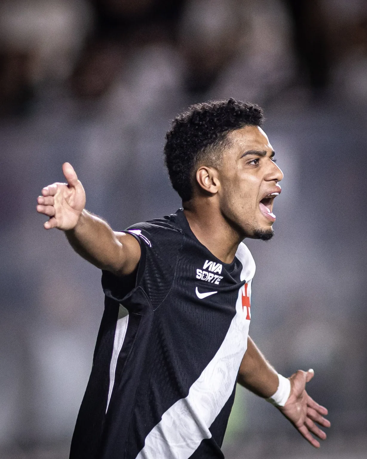 Saída de Rayan intensifica pressão sobre Brenner e Hinestroza no Vasco