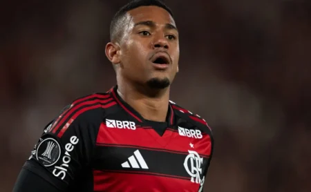 Samuel Lino exalta Leonardo Jardim e destaca a crença do grupo no Flamengo Samuel Lino exalta Leonardo Jardim e destaca a crença do grupo no Flamengo