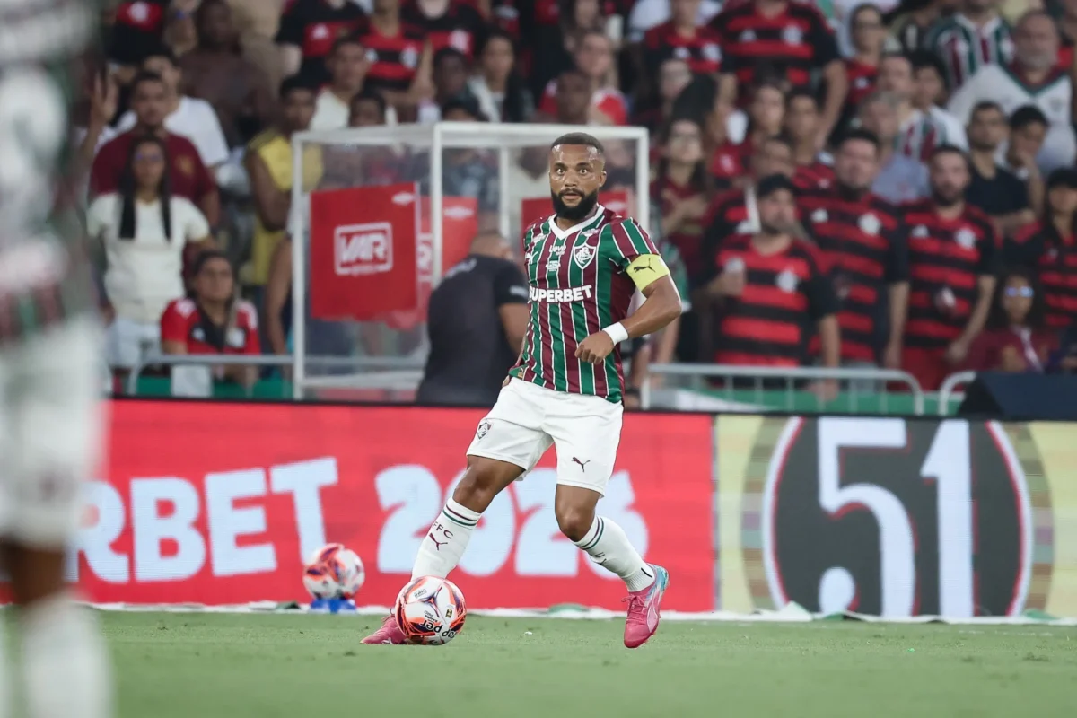 Samuel Xavier cobra atitude do Fluminense após derrota: "Vamos buscar o título"