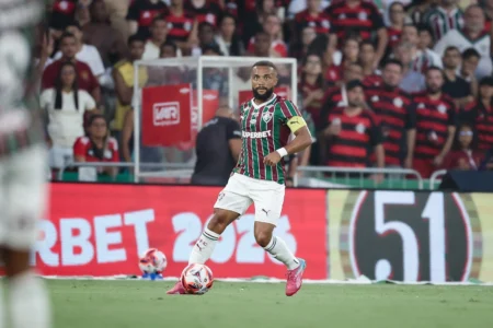Samuel Xavier cobra atitude do Fluminense após derrota: Vamos buscar o título Samuel Xavier cobra atitude do Fluminense após derrota: "Vamos buscar o título"
