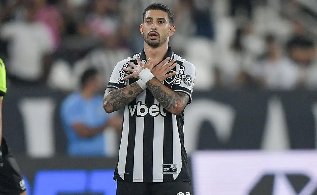 Santi Rodríguez revela que alto valor pago pelo Botafogo dificultou adaptação Santi Rodríguez revela que alto valor pago pelo Botafogo dificultou adaptação