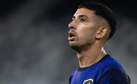 Santi Rodríguez analisa derrota do Botafogo e aponta necessidade de mudança: “ainda temos tempo”