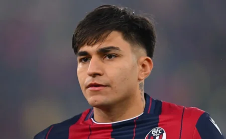 Santiago Castro, aprovado no Flamengo: atacante de R$ 240 milhões aguarda Jardim para possível contratação