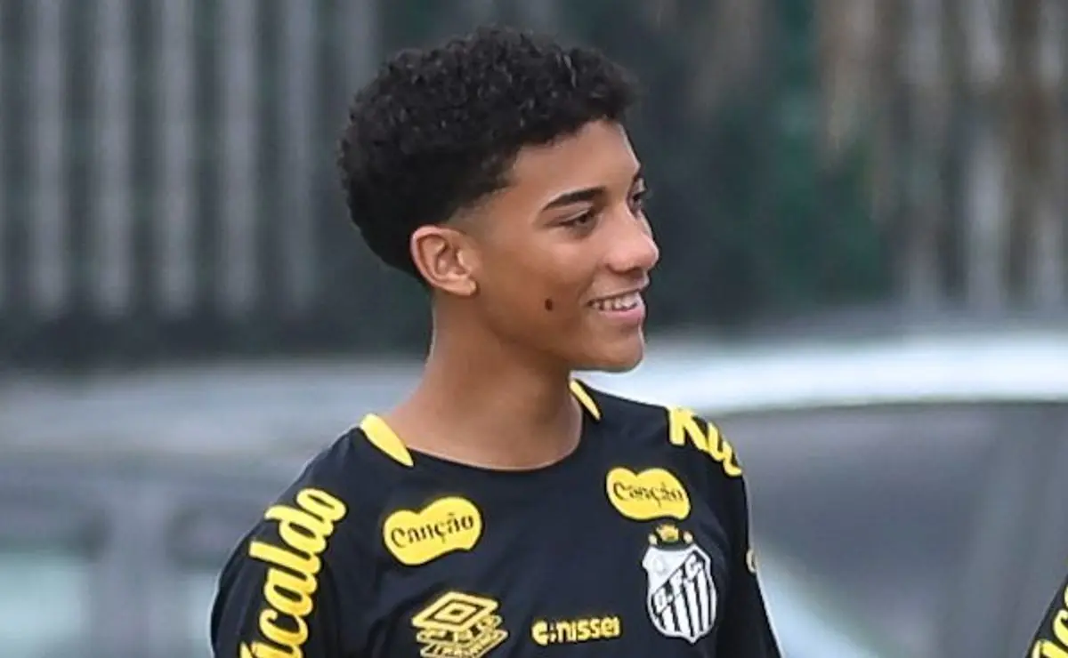 Santos agenda reunião decisiva para o futuro de Robinho Jr e busca acordo para renovação Santos agenda reunião decisiva para o futuro de Robinho Jr e busca acordo para renovação