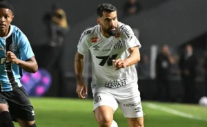 Santos divulga lista de relacionados com desfalques e retorno de Rincón para o jogo contra o Cruzeiro Santos divulga lista de relacionados com desfalques e retorno de Rincón para o jogo contra o Cruzeiro