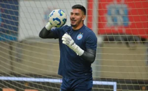 Santos mantém João Paulo e não o negocia sem proposta do Corinthians.