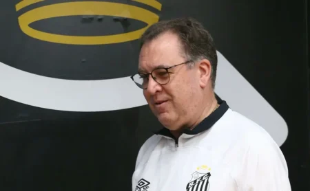 Santos negocia venda de 80% da SAF por R$ 2 bilhões em possível recorde do futebol brasileiro