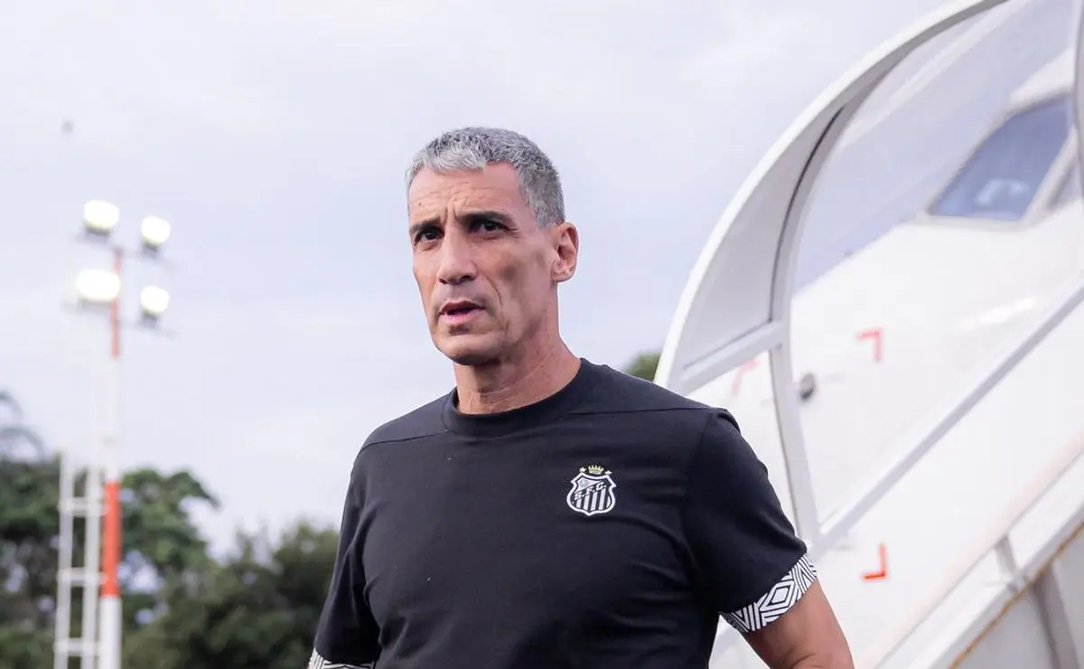 Santos oficializa a rescisão com João Basso, fora dos planos de Vojvoda. Santos oficializa a rescisão com João Basso, fora dos planos de Vojvoda.