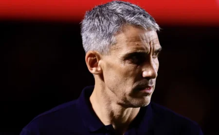 Santos pressiona Vojvoda por resultados após reforços Santos pressiona Vojvoda por resultados após reforços