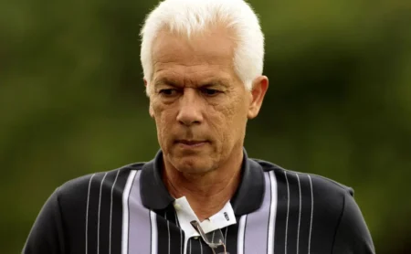 Santos sonda Emerson Leão para cargo executivo no clube