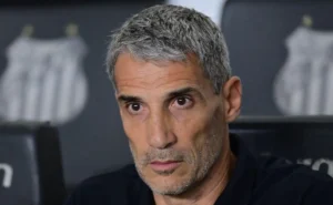 Santos terá elenco completo para enfrentar o Mirassol no Brasileirão, com C. Oliva disponível